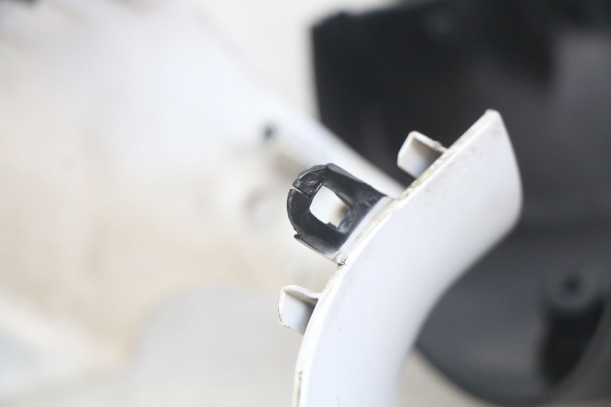 photo de HANDLEBAR COVER PIAGGIO ZIP 2T 50 (2009 - 2019) - Supplementary product photo