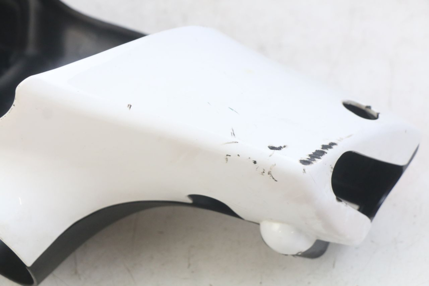 photo de HANDLEBAR COVER PIAGGIO ZIP 2T 50 (2009 - 2019) - Zoom on usage condition