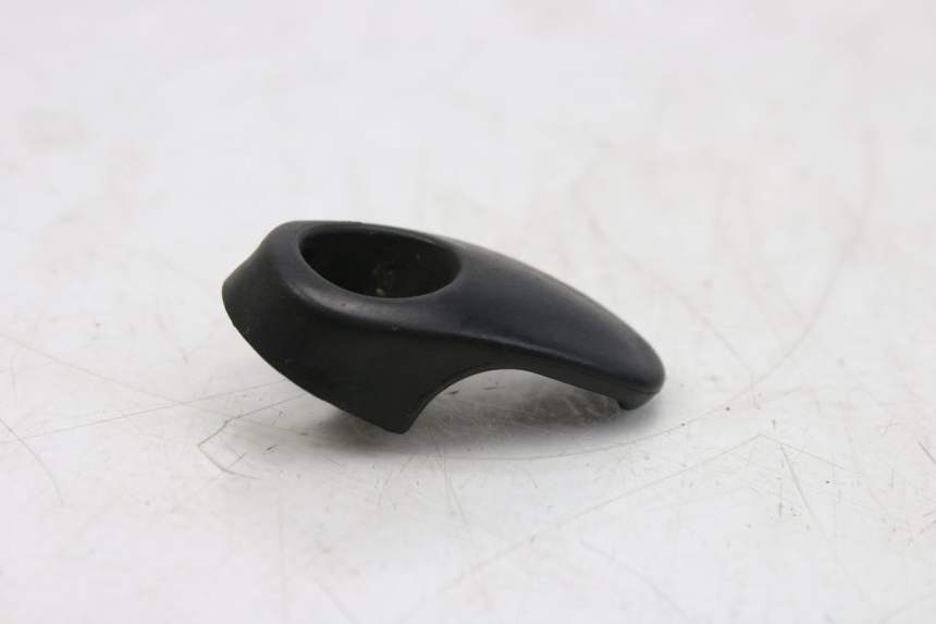 photo de LUGGAGE HOOK KYMCO AGILITY FR 2T 50 (2012 - 2017) - Zoom on usage condition