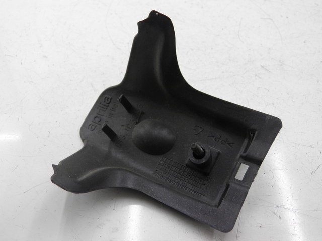 photo de BAG HOOK APRILIA SCARABEO 100 (2003 - 2012) - Component detail