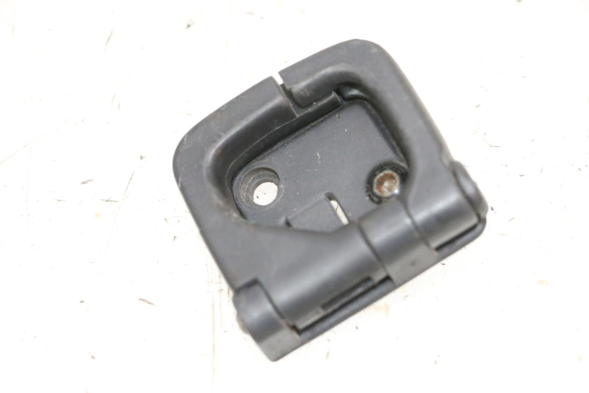 photo de BAG HOOK MBK BOOSTER SPIRIT NAKED 50 (2004 - 2017) - Zoom on usage condition