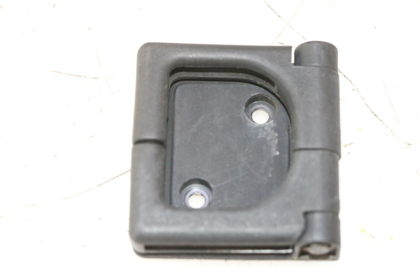 photo de BAG HOOK PEUGEOT ELYSTAR 50 (2002 - 2014) - Zoom on usage condition