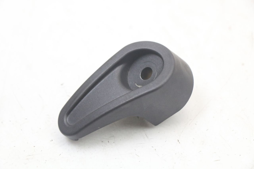 photo de BAG HOOK JM MOTORS VX 125 (2022 - 2025) - Zoom on usage condition