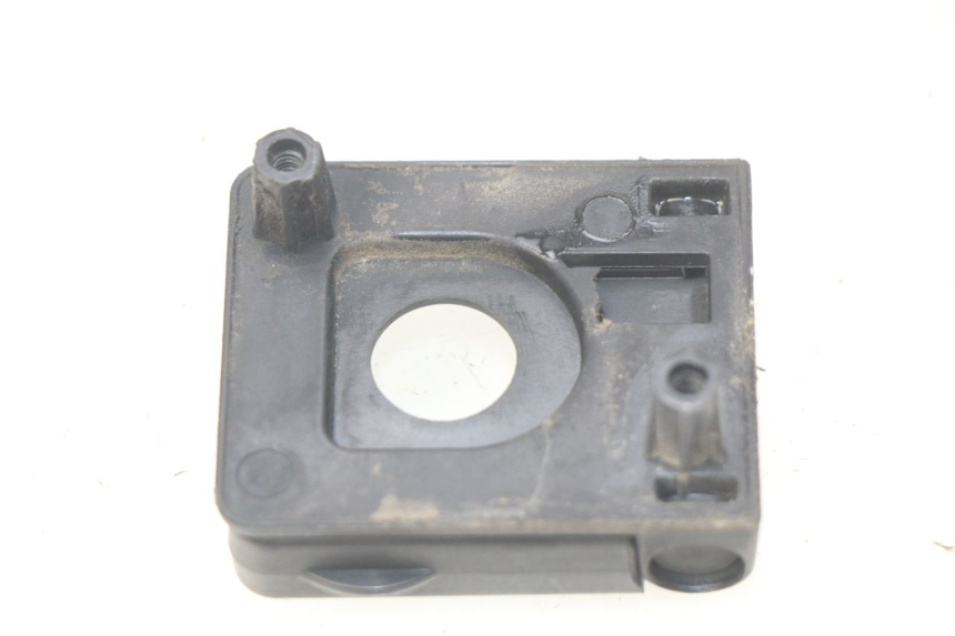 photo de LUGGAGE HOOK PEUGEOT KISBEE 2T 50 (2010 - 2017) - Zoom on usage condition