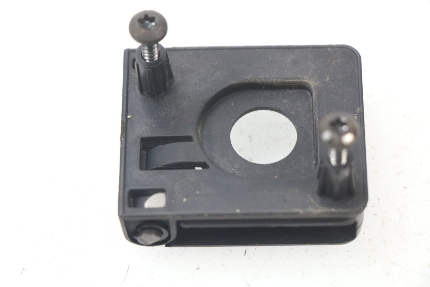 photo de LUGGAGE HOOK PEUGEOT KISBEE 4T 50 (2010 - 2017) - Zoom on usage condition