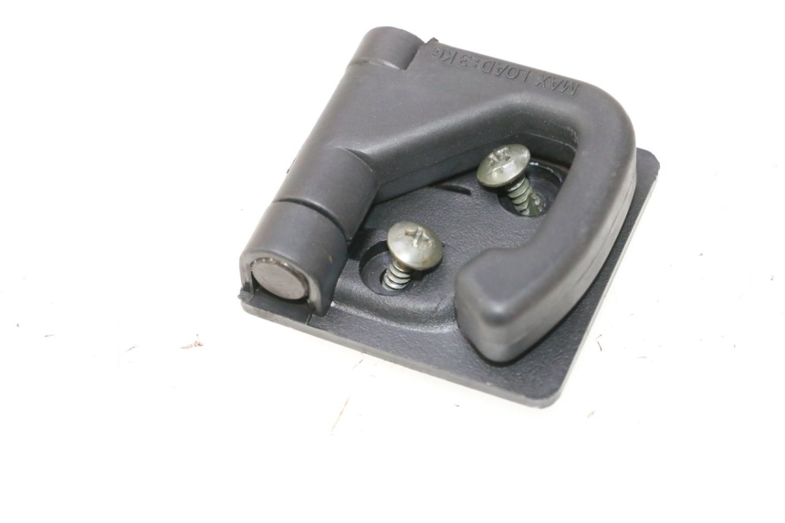 photo de BAG HOOK KYMCO MOVIE S 125 (2009 - 2018) - Zoom on usage condition