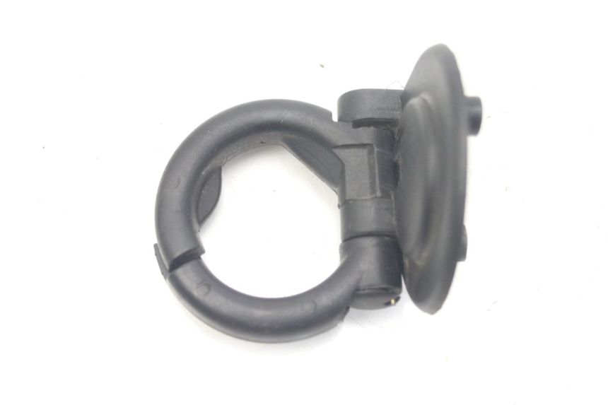 photo de LUGGAGE HOOK PIAGGIO NEW TYPHOON 50 (2018 - 2021) - Zoom on usage condition