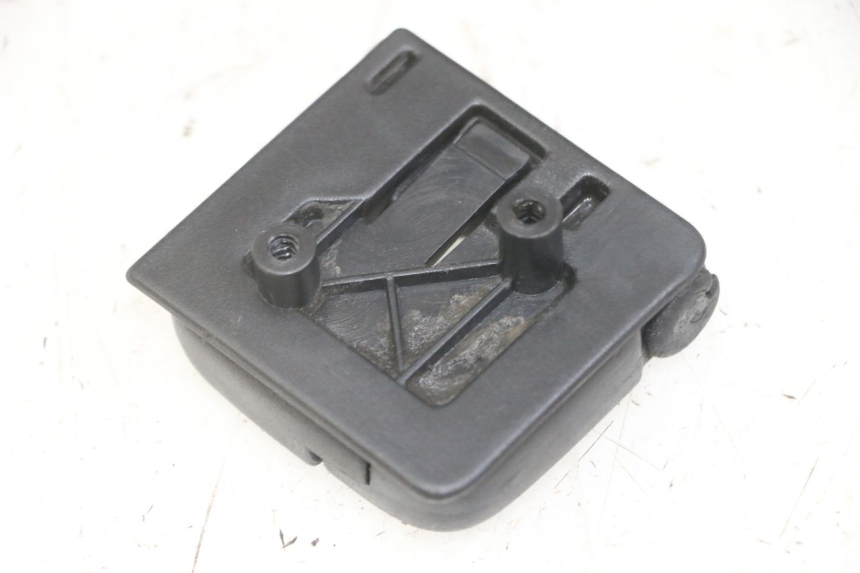 photo de BAG HOOK PIAGGIO NRG POWER PUREJET 50 (2018 - 2021) - Zoom on usage condition