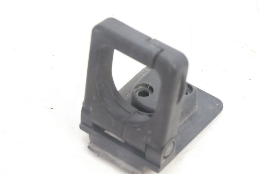 photo de BAG HOOK DAELIM S2 125 (2006 - 2007) - Fixing points details