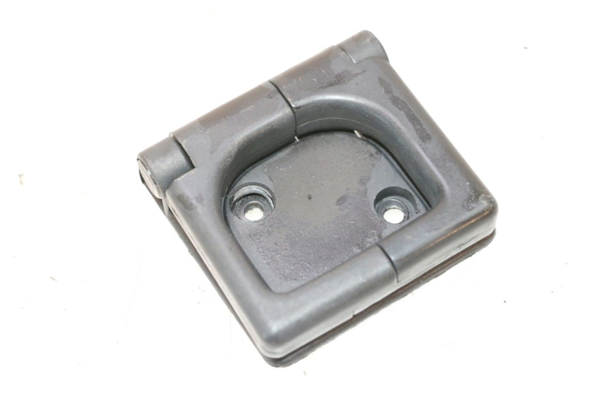 photo de LUGGAGE HOOK PEUGEOT SATELIS COMPRESSOR K15 125 (2006 - 2009) - Technical close-up
