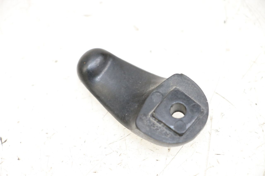 photo de LUGGAGE HOOK APRILIA SCARABEO 100 (2003 - 2012) - Component detail