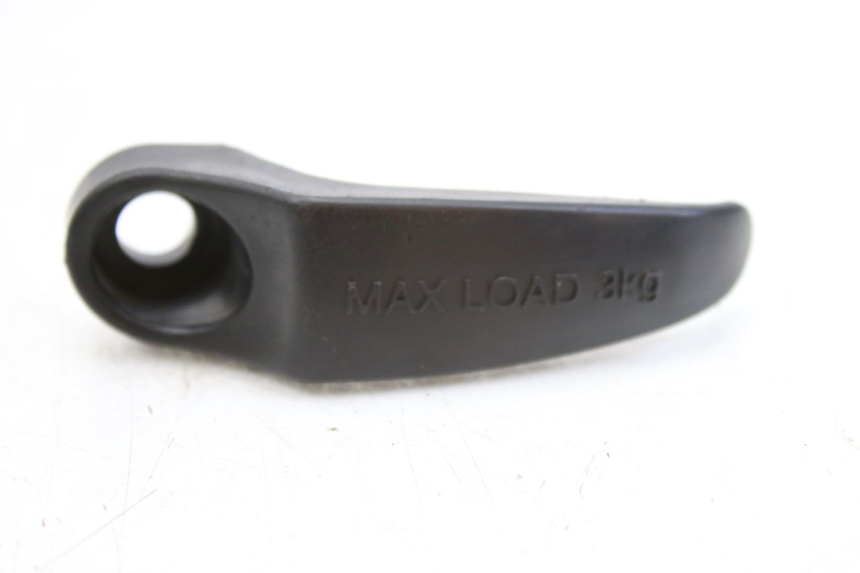 photo de LUGGAGE HOOK KYMCO SENTO 100 (2008 - 2013) - Zoom on usage condition