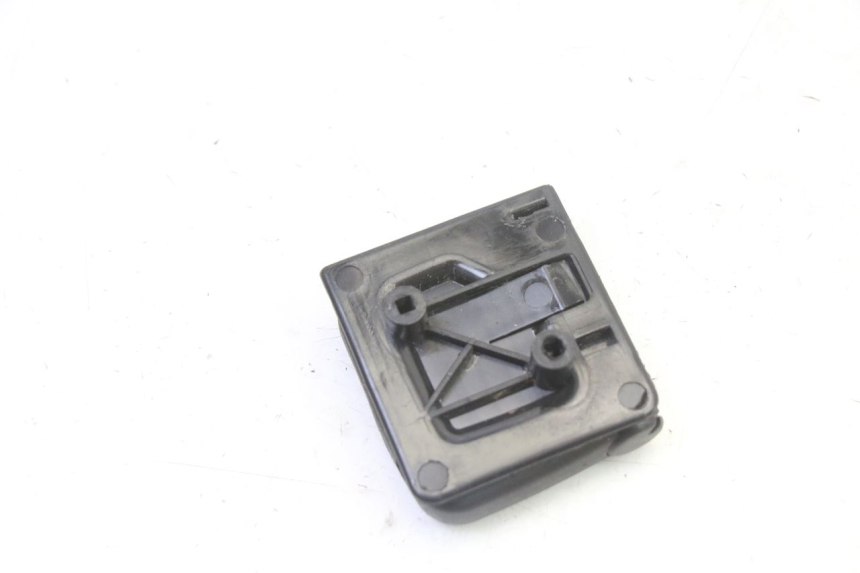 photo de LUGGAGE HOOK APRILIA SXR 50 (2021 - 2023) - Zoom on usage condition