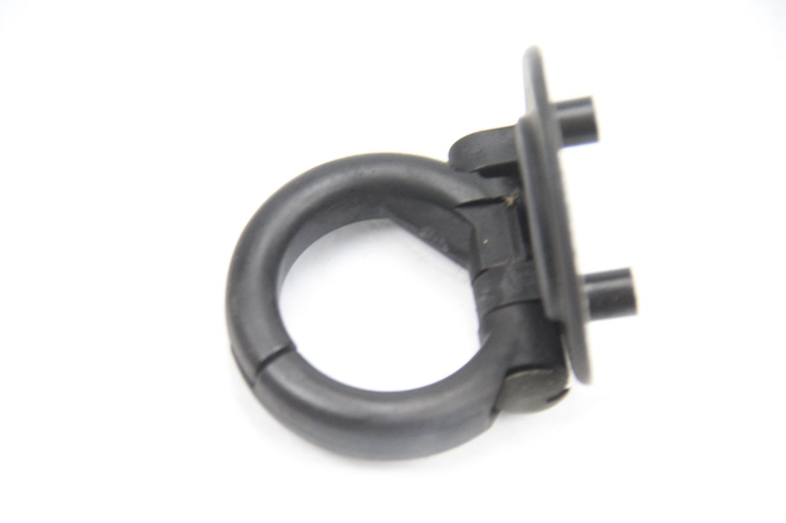 photo de LUGGAGE HOOK PIAGGIO X9 EVOLUTION 125 (2003 - 2007) - Zoom on usage condition