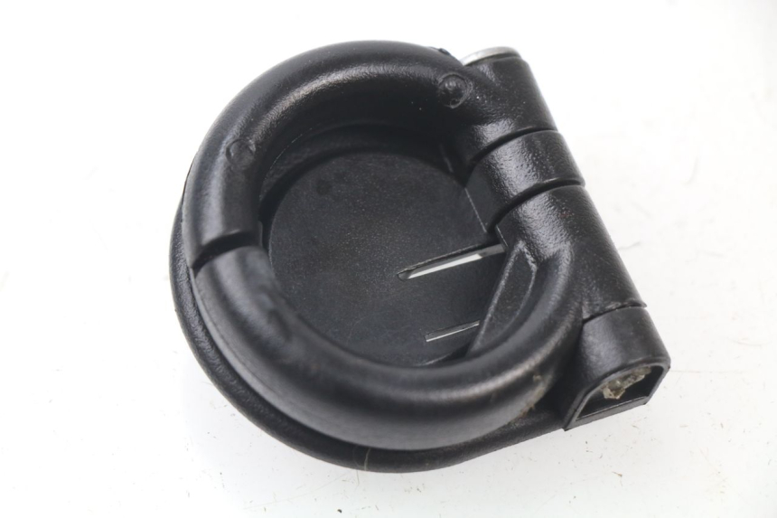 photo de LUGGAGE HOOK PIAGGIO ZIP 4T 50 (2018 - 2020) - Zoom on usage condition