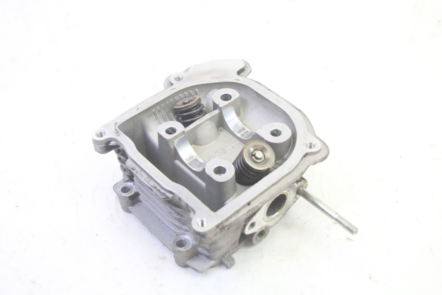 photo de CYLINDER HEAD KYMCO AGILITY 16+ 4T 50 (2018 - 2023) - Additional view of the item
