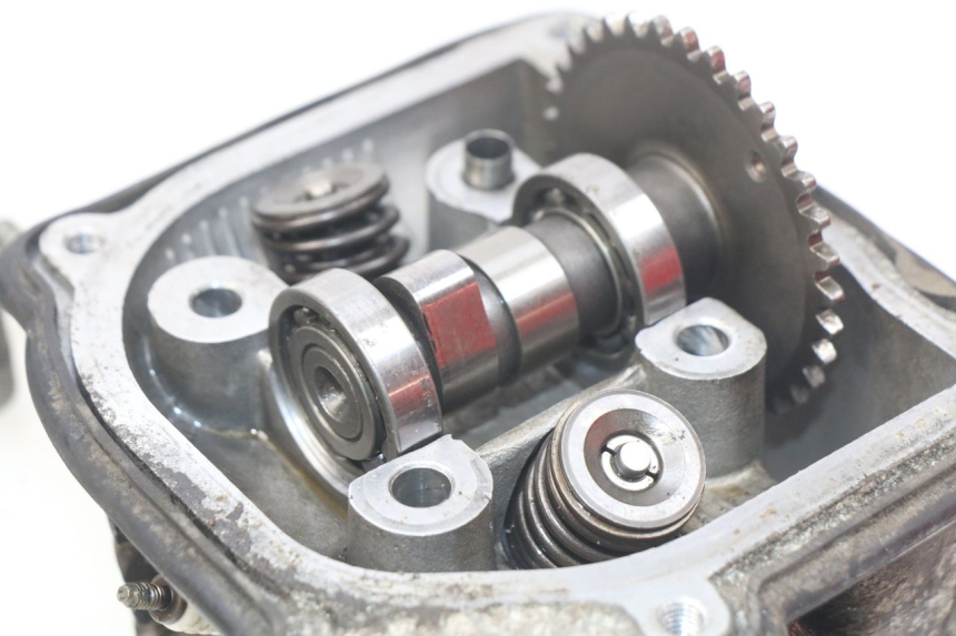 photo de CYLINDER HEAD KYMCO AGILITY 4T 50 (2018 - 2022) - Additional view of the item