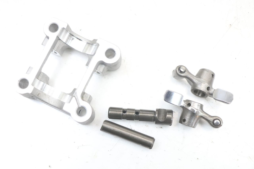 photo de CYLINDER HEAD KYMCO AGILITY 4T 50 (2005 - 2018) - Alternative perspective