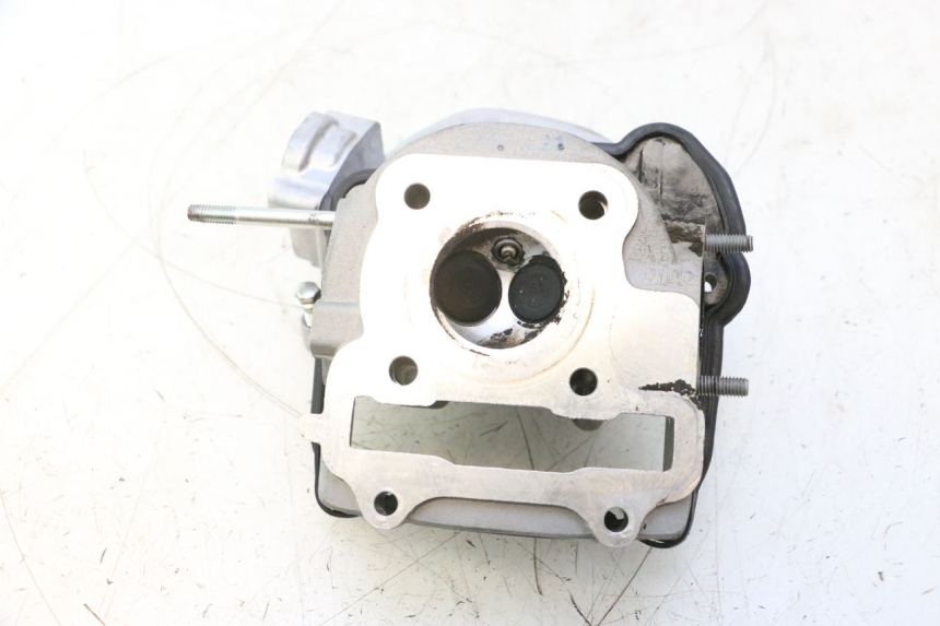 photo de CYLINDER HEAD KYMCO AGILITY 4T 50 (2018 - 2022) - Surface and material condition