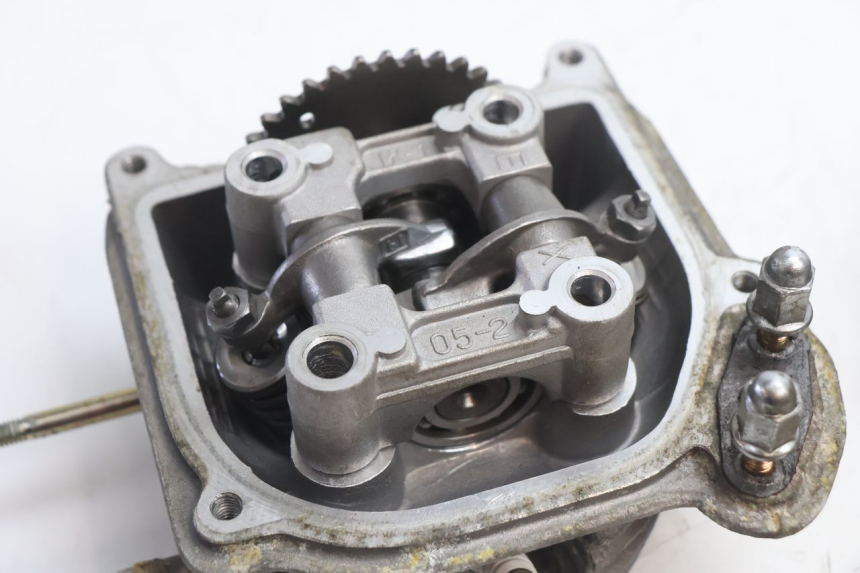 photo de CYLINDER HEAD KYMCO AGILITY 4T 50 (2005 - 2018) - Zoom on usage condition