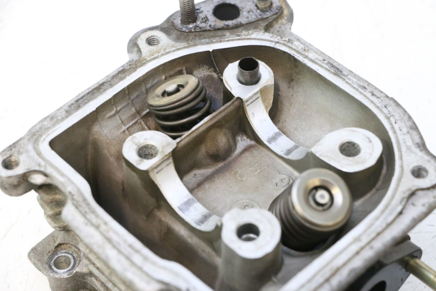 photo de CYLINDER HEAD KYMCO AGILITY 4T 50 (2005 - 2018) - Distinctive features