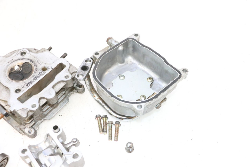 photo de CYLINDER HEAD KYMCO AGILITY 4T 50 (2005 - 2018) - Focus on structure
