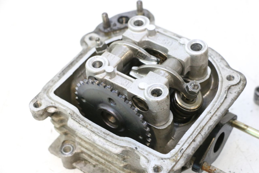 photo de CYLINDER HEAD KYMCO AGILITY 4T 50 (2005 - 2018) - Fixing points details