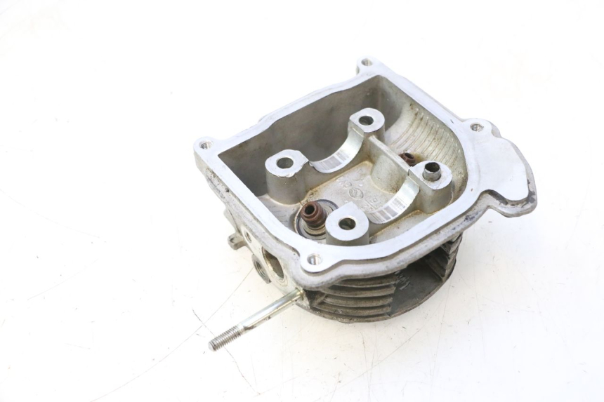 photo de CYLINDER HEAD KYMCO AGILITY 4T 50 (2018 - 2022) - High-resolution close-up
