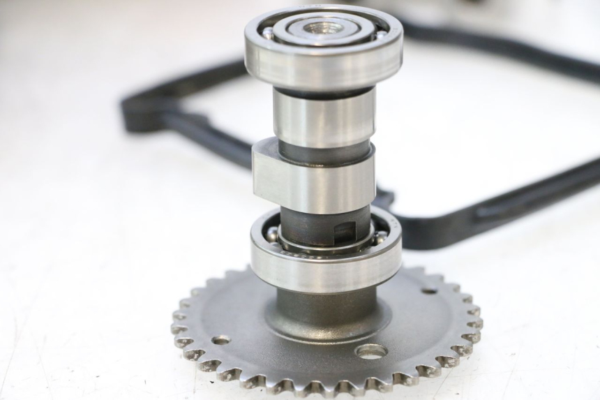 photo de CYLINDER HEAD KYMCO AGILITY PREMIUM 50 (2007 - 2010) - High-resolution close-up