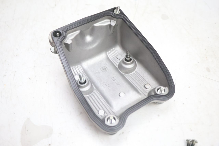 photo de REAR CYLINDER HEAD GILERA GP 800 (2007 - 2013) - Additional view of the item