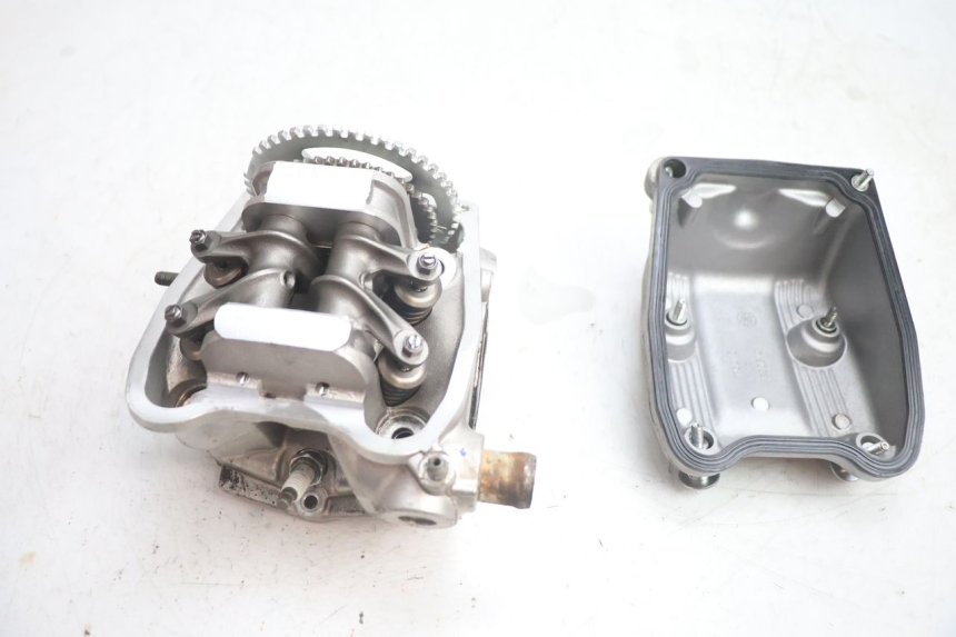 photo de REAR CYLINDER HEAD GILERA GP 800 (2007 - 2013) - Zoom on usage condition