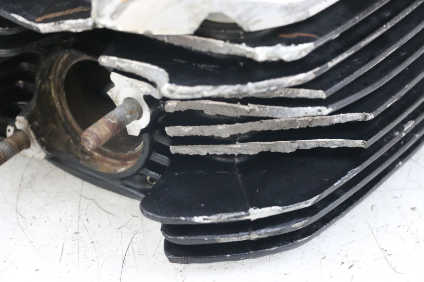 photo de REAR CYLINDER HEAD MOTO GUZZI NORGE 8V GT 1200 (2011 - 2016) - Distinctive features