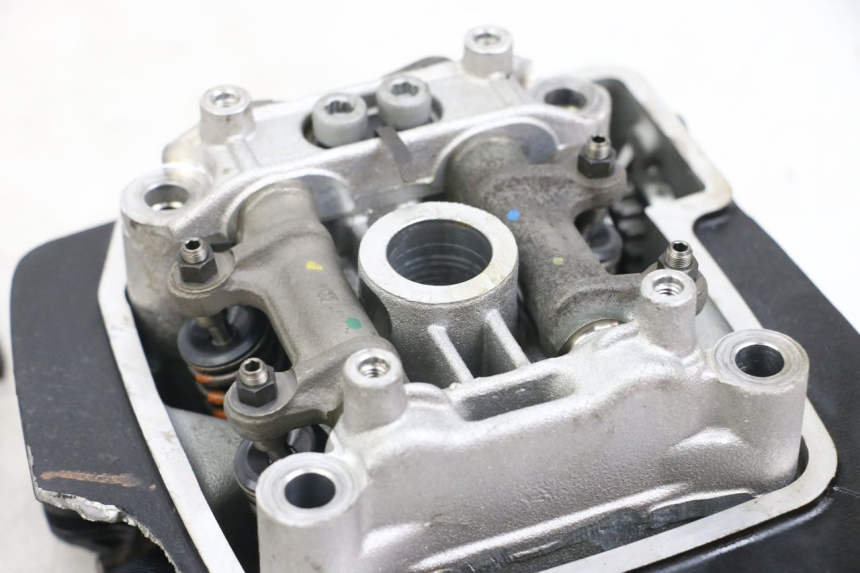 photo de REAR CYLINDER HEAD MOTO GUZZI NORGE 8V GT 1200 (2011 - 2016) - Alternative angle