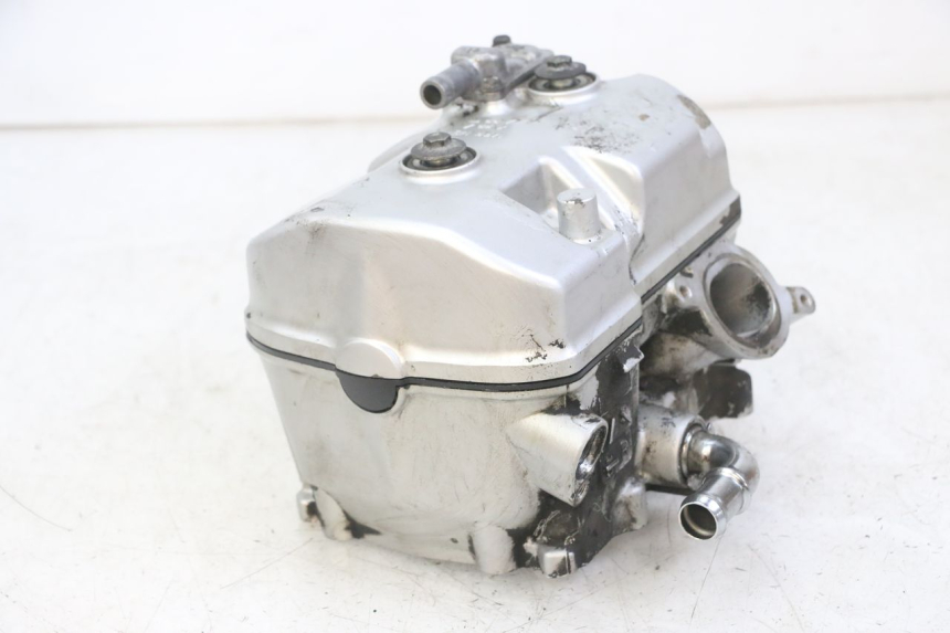 photo de REAR CYLINDER HEAD HONDA NTV DEAUVILLE ABS 700 (2007 - 2016) - High-resolution close-up