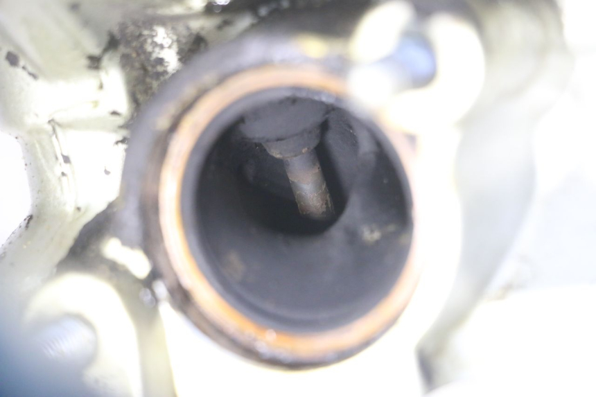 photo de REAR CYLINDER HEAD HONDA NTV DEAUVILLE ABS 700 (2007 - 2016) - Alternative perspective