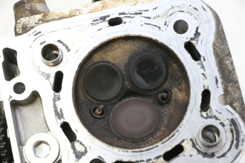 photo de REAR CYLINDER HEAD HONDA NTV DEAUVILLE 650 (2001 - 2006) - Focus on structure