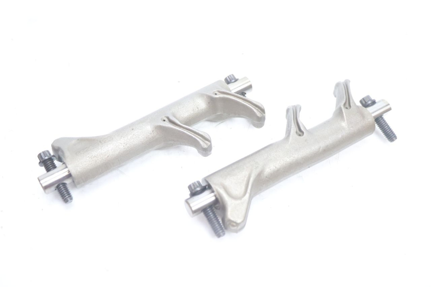 photo de REAR CYLINDER HEAD HARLEY DAVIDSON ROAD GLIDE FLTRXSE 1920 (2018 - 2022) - Fixing points details