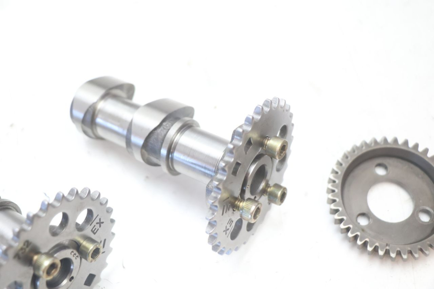 photo de REAR CYLINDER HEAD CAN-AM SPYDER RS 1000 (2008 - 2012) - Detailed visual inspection