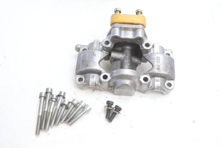 photo de REAR CYLINDER HEAD CAN-AM SPYDER RS 1000 (2008 - 2012) - Surface and material condition