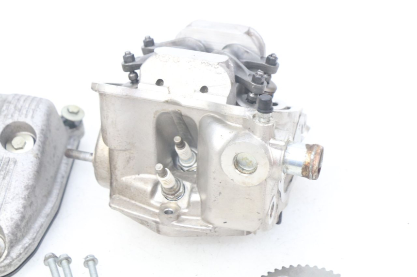 photo de REAR CYLINDER HEAD APRILIA SRV 850 (2012 - 2017) - Distinctive features