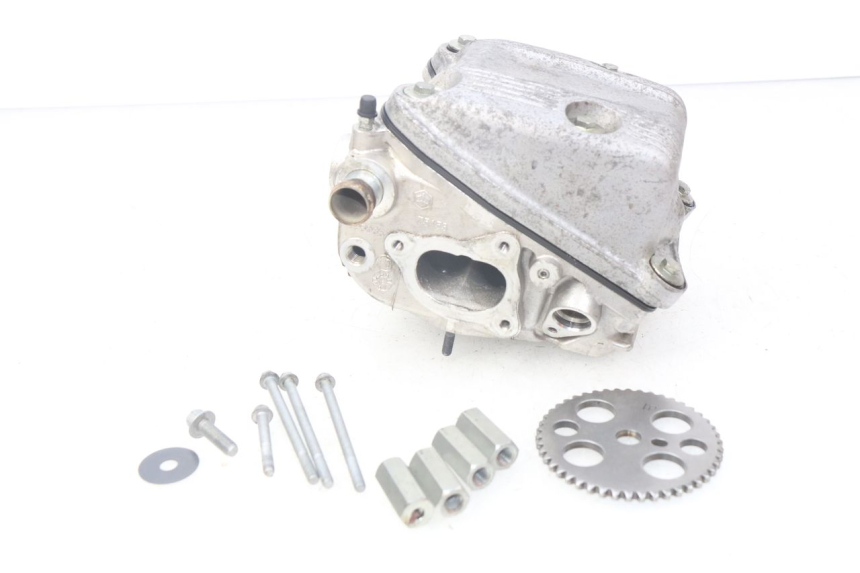 photo de REAR CYLINDER HEAD APRILIA SRV 850 (2012 - 2017) - Fixing points details