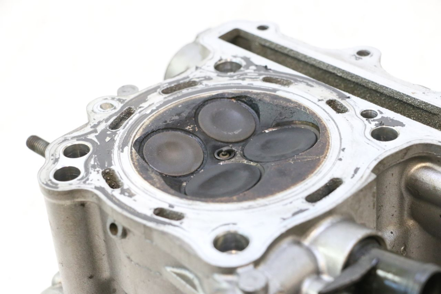photo de REAR CYLINDER HEAD SUZUKI SV S 650 (1999 - 2002) - Technical close-up