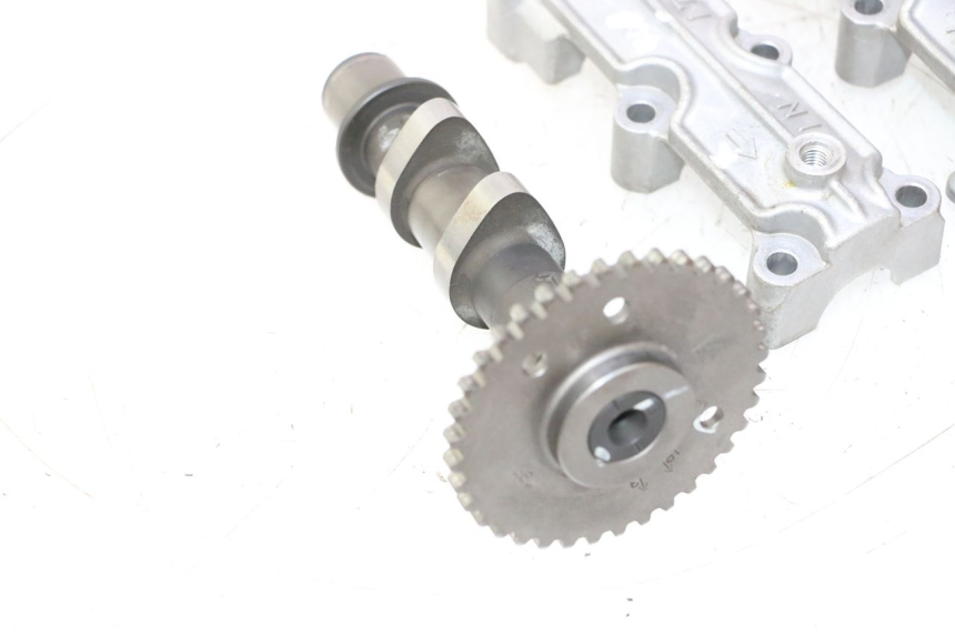 photo de REAR CYLINDER HEAD SUZUKI SV S 650 (2003 - 2009) - Focus on structure