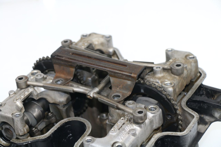 photo de REAR CYLINDER HEAD HONDA VF 1000 (1984 - 1988) - Focus on structure