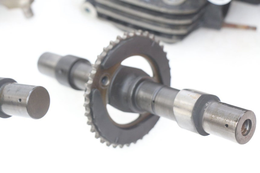 photo de REAR CYLINDER HEAD HONDA VF 1000 (1984 - 1988) - Technical close-up