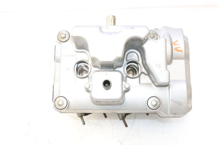photo de REAR CYLINDER HEAD HONDA VFR FI RC46 800 (1998 - 2001) - Zoom on usage condition