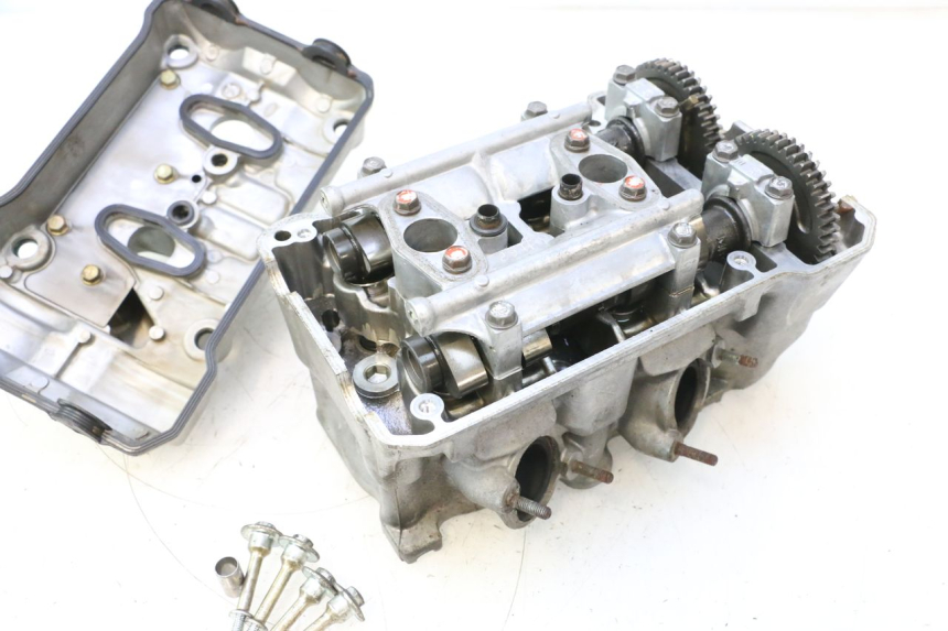 photo de REAR CYLINDER HEAD HONDA VFR FI RC46 800 (1998 - 2001) - Surface and material condition