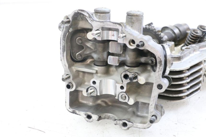 photo de REAR CYLINDER HEAD SUZUKI VL INTRUDER 125 (2004 - 2007) - Additional view of the item