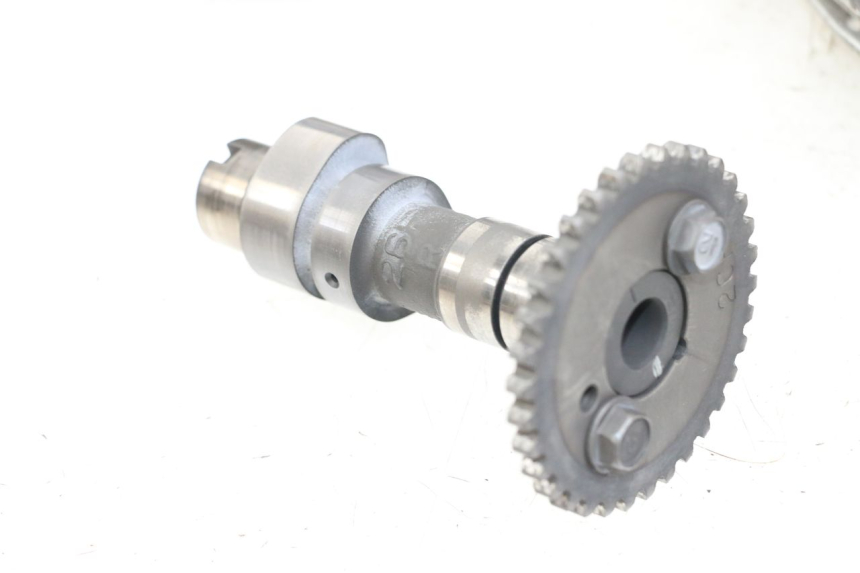 photo de REAR CYLINDER HEAD SUZUKI VL INTRUDER 125 (2004 - 2007) - High-resolution close-up