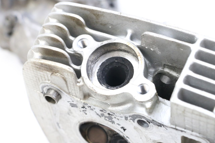 photo de REAR CYLINDER HEAD SUZUKI VL INTRUDER 125 (2004 - 2007) - Alternative angle